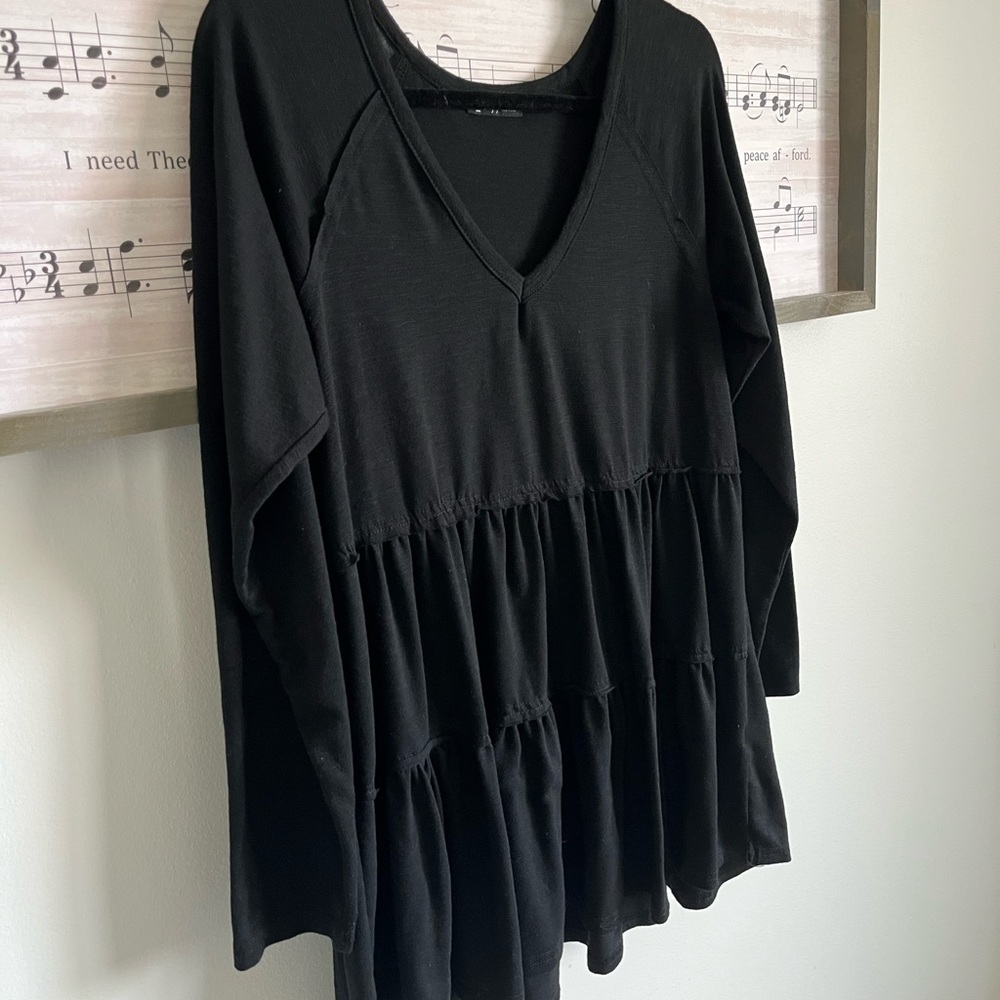 Very J Black Tiered V-Neck Top